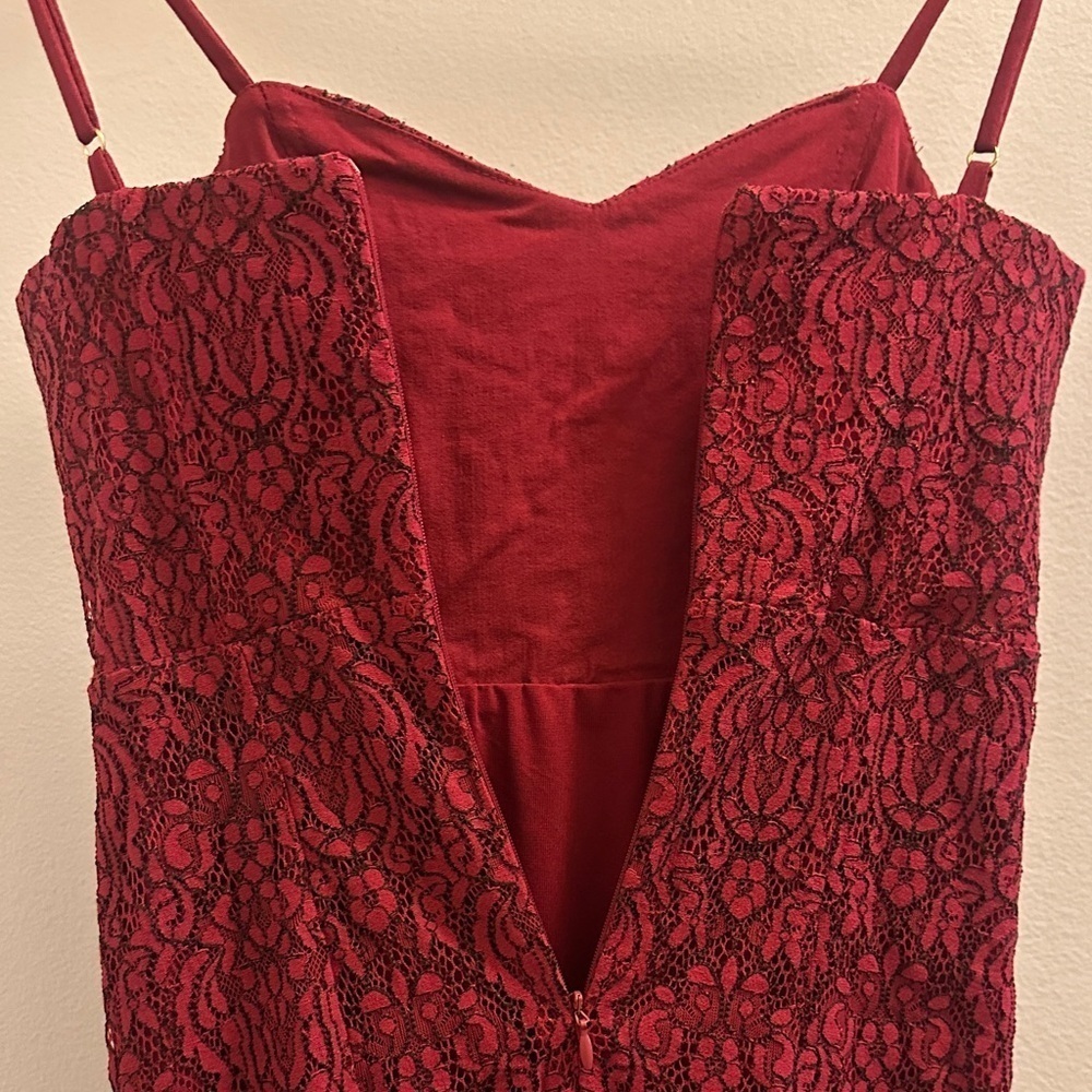 4SI3NNA Burgundy Lace Midi Dress - Picture 5 of 9